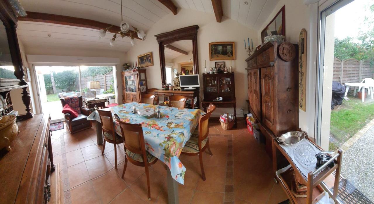 Le Petit Manoir Bed & Breakfast Vaux-sur-Mer Exterior photo